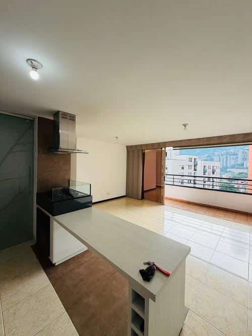 Apartamento de 3 alcobas en arriendo en Loma De Los Bernal, Medellín, 73 m² · foto 8 de 20