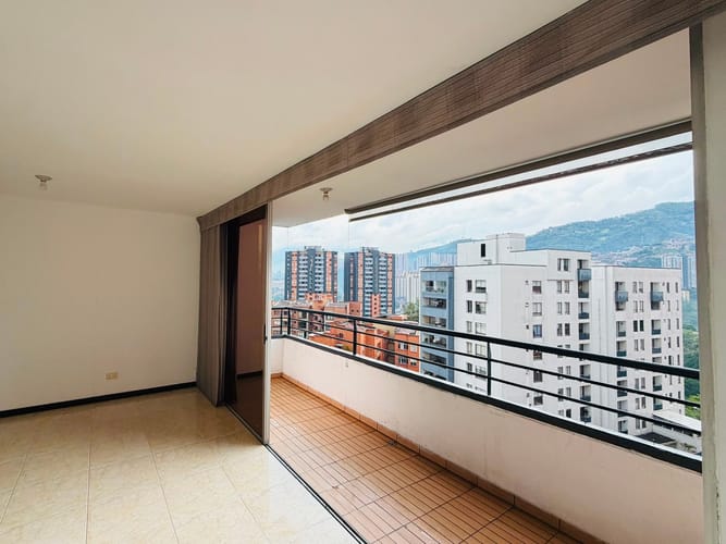 Apartamento de 3 alcobas en arriendo en Loma De Los Bernal, Medellín, 73 m² · foto 15 de 20