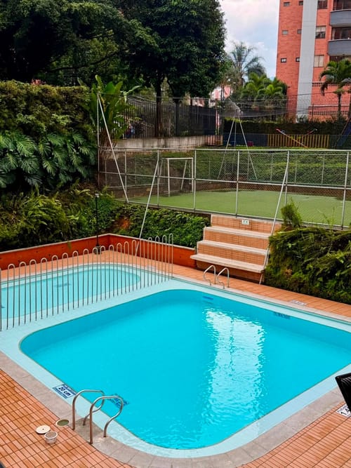 Apartamento de 3 alcobas en arriendo en Loma De Los Bernal, Medellín, 73 m² · foto 20 de 20