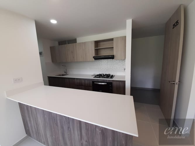 Apartamento de 3 alcobas en arriendo en Vía Las Palmas, Medellín, 75 m² · foto 2 de 18