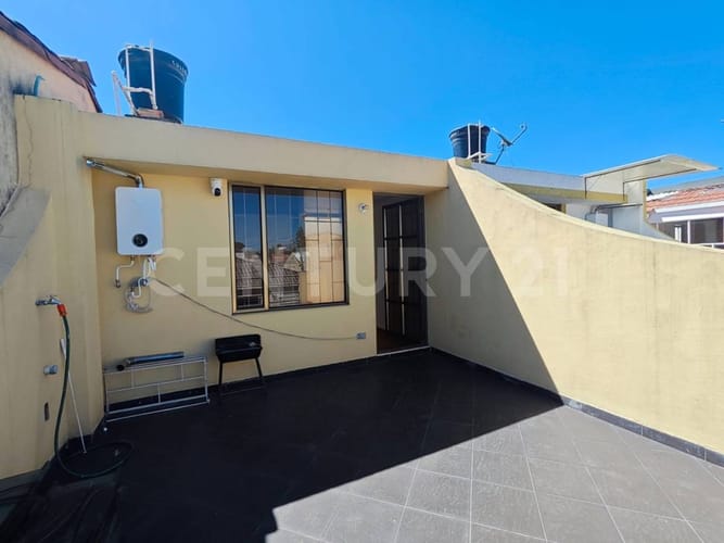 Casa de 5 alcobas en venta en Las Flores, Bogotá, 216 m² · foto 2 de 17