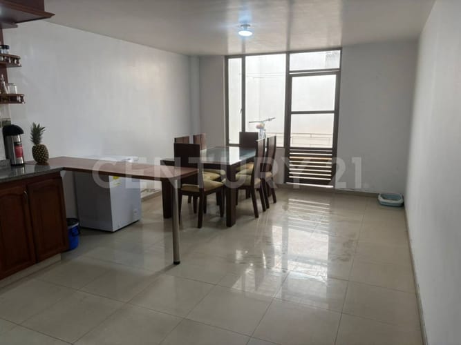 Casa de 5 alcobas en venta en Las Flores, Bogotá, 216 m² · foto 3 de 17