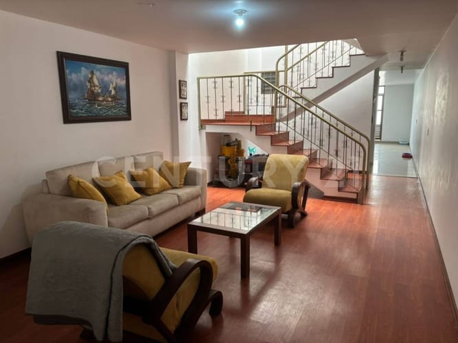 Casa de 5 alcobas en venta en Las Flores, Bogotá, 216 m² · foto 5 de 17