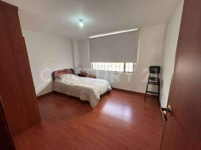 Casa de 5 alcobas en venta en Las Flores, Bogotá, 216 m² · foto 14 de 17