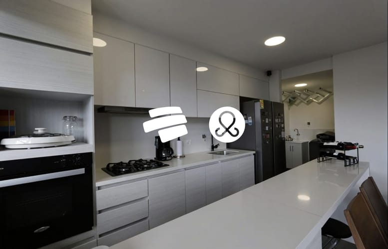 Apartamento de 2 alcobas en venta en El Poblado, Medellín, 94 m² · foto 2 de 9