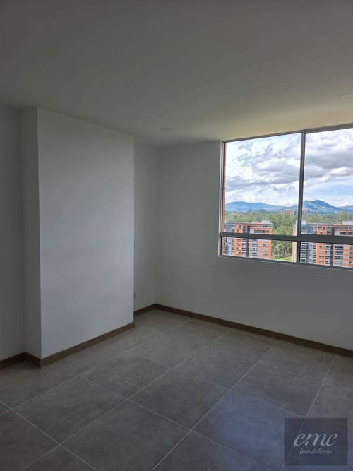 Apartamento de 3 alcobas en venta en El Rosal, Rionegro, 90 m² · foto 2 de 11