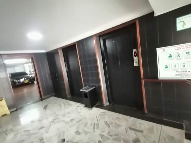 Apartamento de 3 alcobas en venta en Centenario, Cali, 156 m² · foto 23 de 24