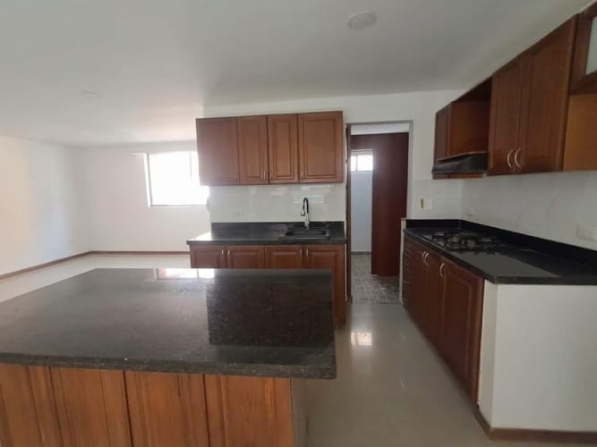 Apartamento de 3 alcobas en arriendo en Las Acacias, Medellín, 105 m² · foto 2 de 20