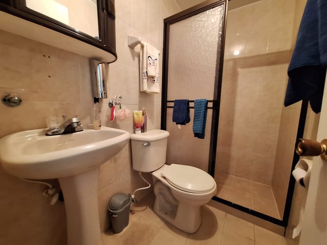 Apartamento de 3 alcobas en venta en La Gloria, Medellín, 69 m² · foto 8 de 14