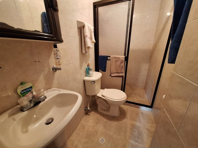 Apartamento de 3 alcobas en venta en La Gloria, Medellín, 69 m² · foto 11 de 14