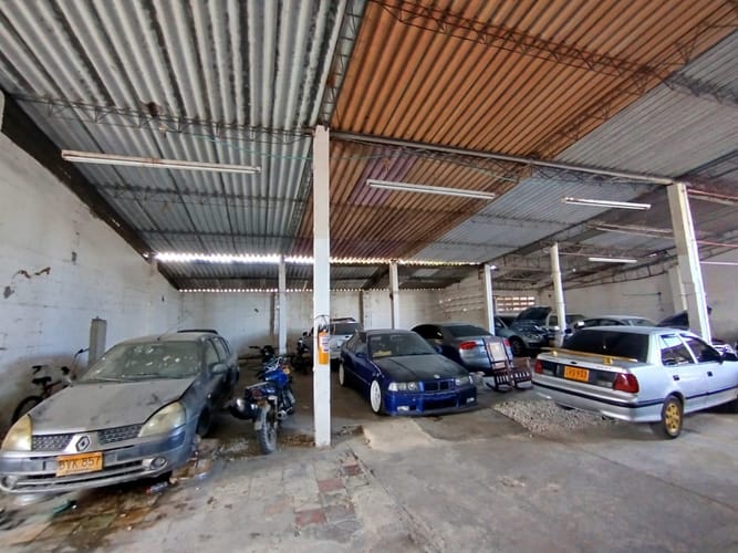 Bodega en venta en Manzanares, Santa Marta, 1036 m² · foto 2 de 6