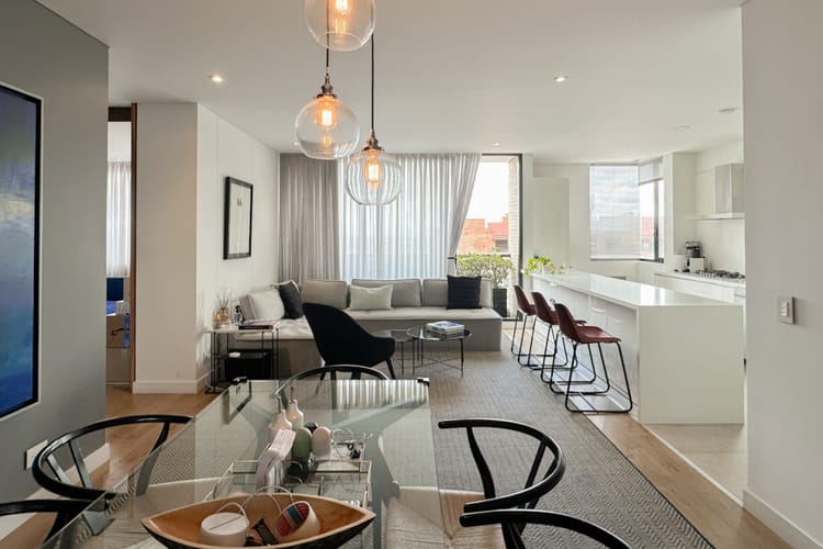 Apartamento de 2 alcobas en venta en El Refugio, Bogotá, 124 m² · foto 2 de 23