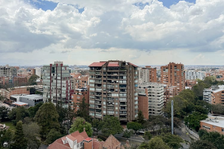 Apartamento de 2 alcobas en venta en El Refugio, Bogotá, 124 m² · foto 10 de 23
