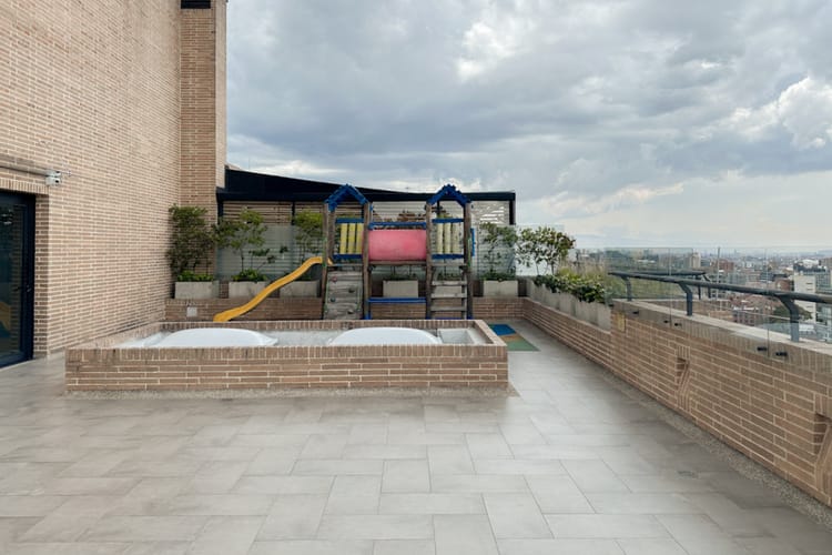 Apartamento de 2 alcobas en venta en El Refugio, Bogotá, 124 m² · foto 23 de 23