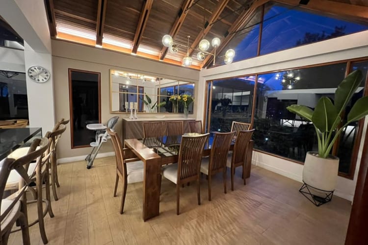 Casa de 4 alcobas en venta en Lindaraja, Bogotá, 257 m² · foto 3 de 13
