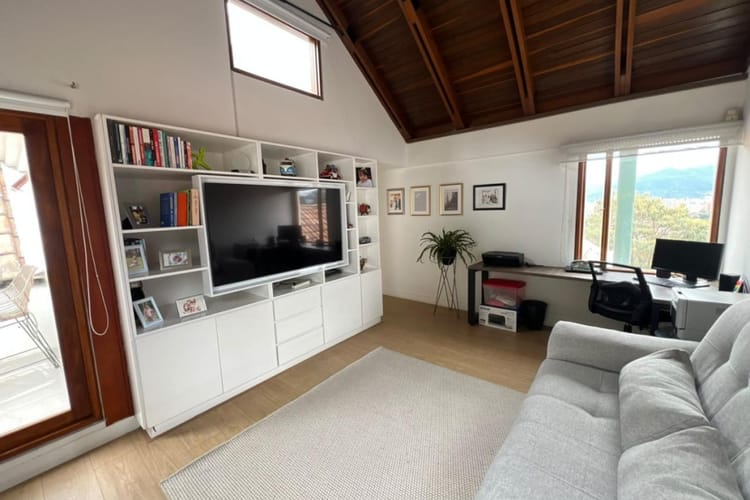 Casa de 4 alcobas en venta en Lindaraja, Bogotá, 257 m² · foto 10 de 13