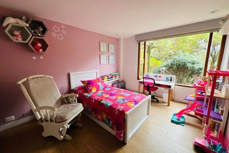 Casa de 4 alcobas en venta en Lindaraja, Bogotá, 257 m² · foto 12 de 13