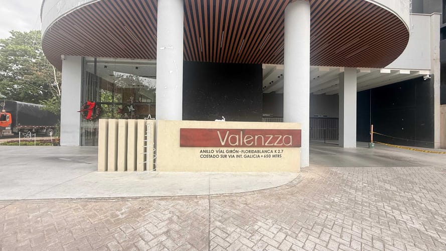 Apartamento de 3 alcobas en venta en Anillo Vial, Floridablanca, 109 m² · foto 2 de 20