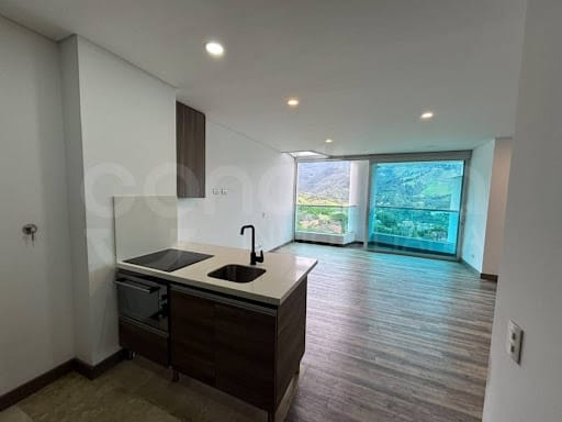 Apartamento de 2 alcobas en venta en La Mina, Envigado, 75 m² · foto 3 de 9