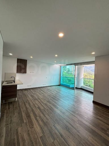 Apartamento de 2 alcobas en venta en La Mina, Envigado, 75 m² · foto 4 de 9