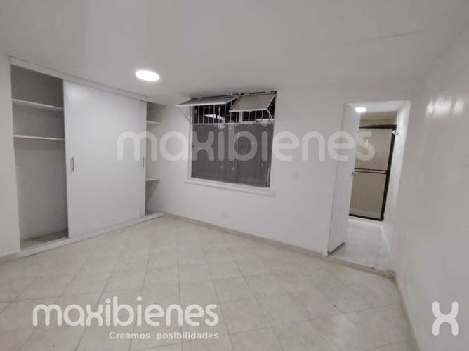 Casa de 3 alcobas en arriendo en Las Acacias, Medellín, 300 m² · foto 2 de 22