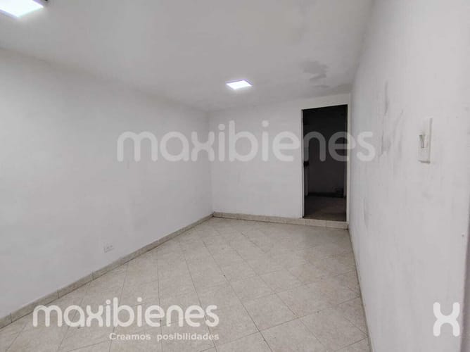 Casa de 3 alcobas en arriendo en Las Acacias, Medellín, 300 m² · foto 6 de 22