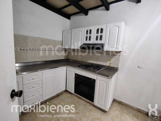 Casa de 3 alcobas en arriendo en Las Acacias, Medellín, 300 m² · foto 11 de 22