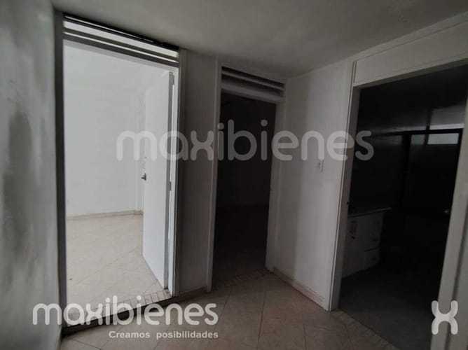 Casa de 3 alcobas en arriendo en Las Acacias, Medellín, 300 m² · foto 17 de 22