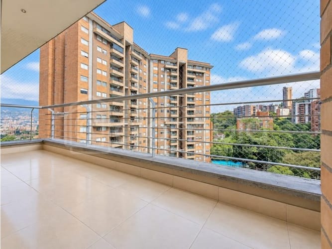 Apartamento de 3 alcobas en arriendo en Loma Del Escobero, Envigado, 90 m² · foto 2 de 19