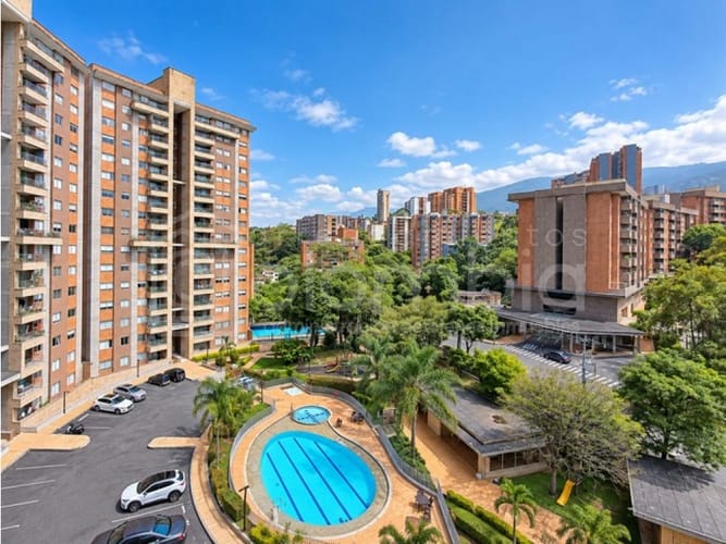 Apartamento de 3 alcobas en arriendo en Loma Del Escobero, Envigado, 90 m² · foto 3 de 19