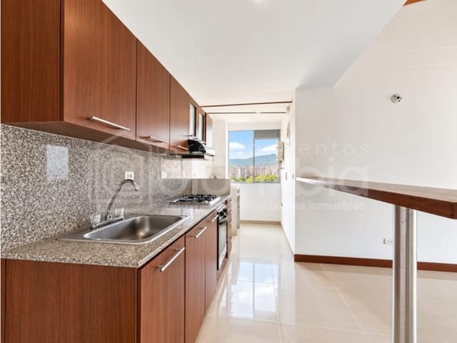 Apartamento de 3 alcobas en arriendo en Loma Del Escobero, Envigado, 90 m² · foto 8 de 19