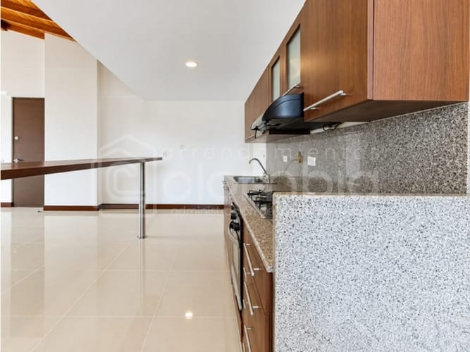 Apartamento de 3 alcobas en arriendo en Loma Del Escobero, Envigado, 90 m² · foto 10 de 19