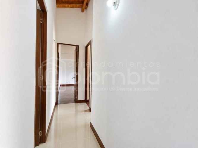 Apartamento de 3 alcobas en arriendo en Loma Del Escobero, Envigado, 90 m² · foto 12 de 19