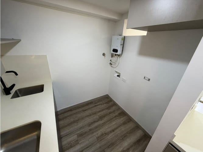 Apartamento de 2 alcobas en arriendo en Terranova, Bello, 60 m² · foto 4 de 13