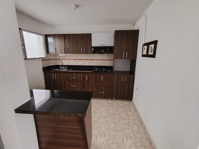 Apartamento de 2 alcobas en arriendo en Las Lomitas, Sabaneta, 90 m² · foto 5 de 16