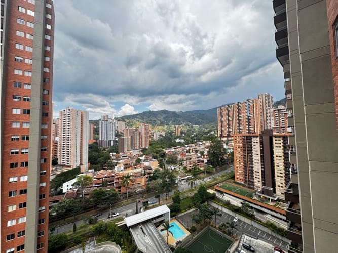 Apartamento de 3 alcobas en venta en Vegas De San Jose, Sabaneta, 98 m² · foto 7 de 20