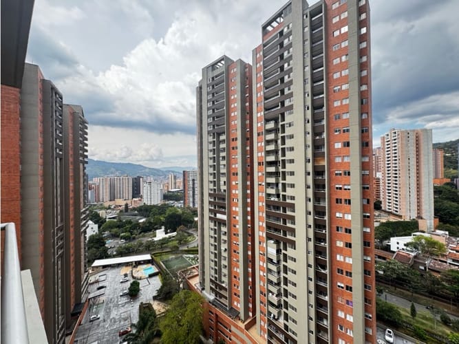Apartamento de 3 alcobas en venta en Vegas De San Jose, Sabaneta, 98 m² · foto 8 de 20
