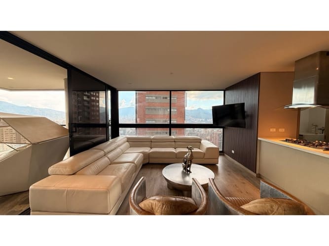 Apartamento de 2 alcobas en venta en El Tesoro, Medellín, 148 m² · foto 3 de 16