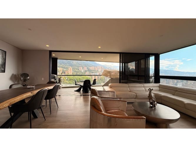 Apartamento de 2 alcobas en venta en El Tesoro, Medellín, 148 m² · foto 4 de 16