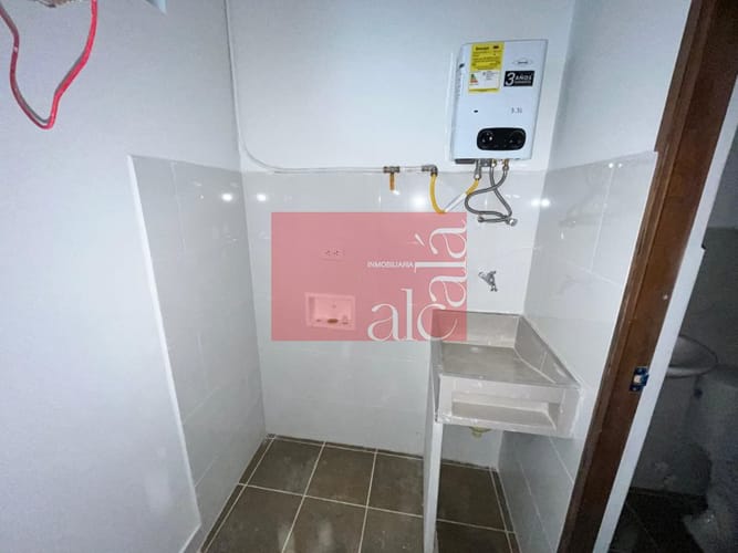 Apartaestudio en arriendo en Cumbres, Envigado, 30 m² · foto 8 de 9