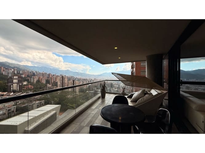Apartamento de 2 alcobas en venta en El Tesoro, Medellín, 148 m² · foto 7 de 16