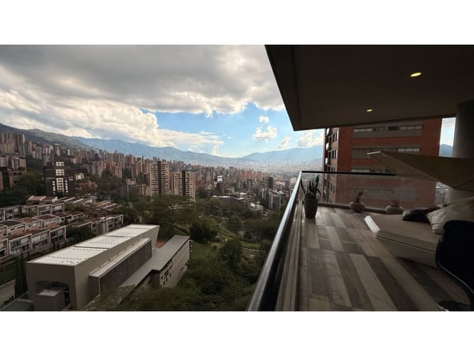Apartamento de 2 alcobas en venta en El Tesoro, Medellín, 148 m² · foto 9 de 16