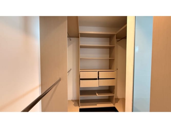 Apartamento de 2 alcobas en venta en El Tesoro, Medellín, 148 m² · foto 13 de 16