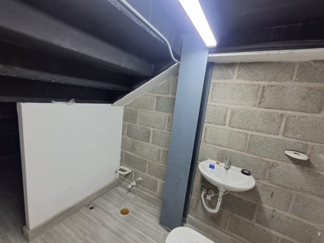 Bodega en arriendo en Zona Centro, Envigado, 300 m² · foto 10 de 10