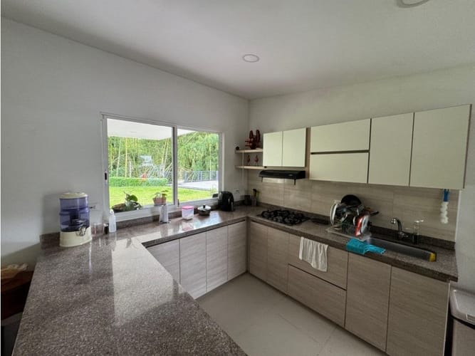 Casa de 4 alcobas en venta en Condina, Pereira, 350 m² · foto 2 de 13
