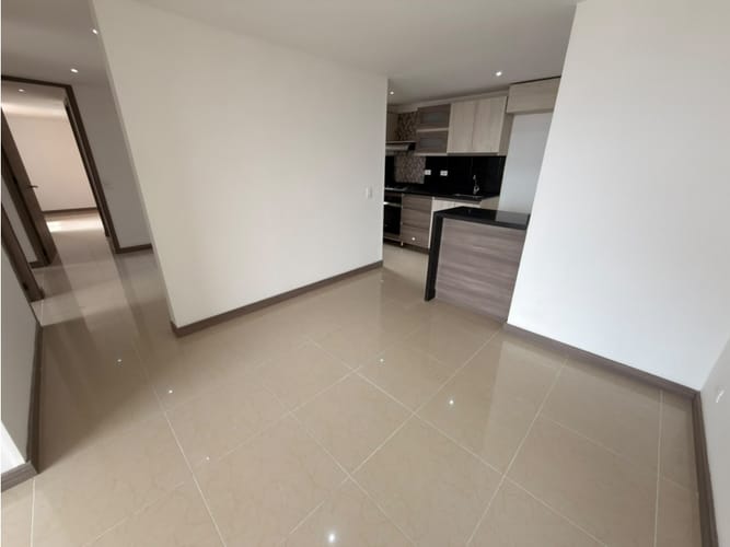 Apartamento de 3 alcobas en arriendo en Loma De Los Bernal, Medellín, 85 m² · foto 6 de 21