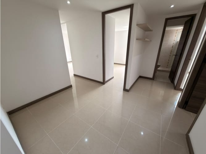 Apartamento de 3 alcobas en arriendo en Loma De Los Bernal, Medellín, 85 m² · foto 11 de 21