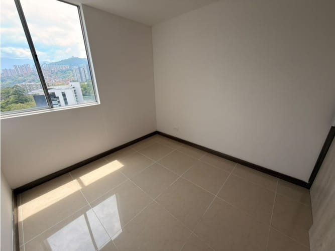 Apartamento de 3 alcobas en arriendo en Loma De Los Bernal, Medellín, 85 m² · foto 14 de 21