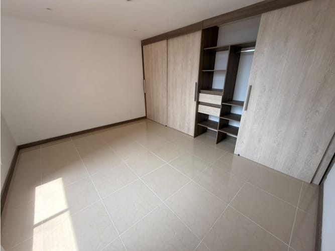 Apartamento de 3 alcobas en arriendo en Loma De Los Bernal, Medellín, 85 m² · foto 15 de 21