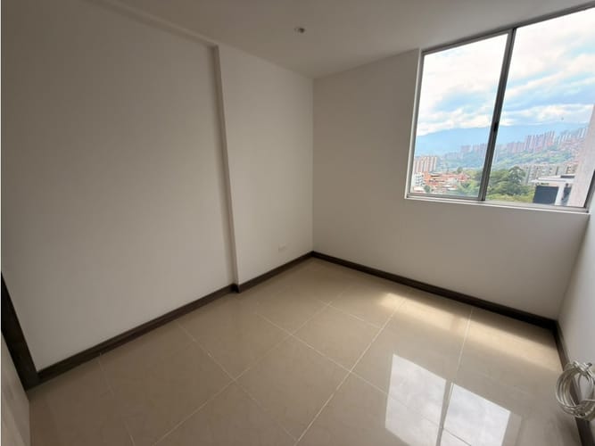 Apartamento de 3 alcobas en arriendo en Loma De Los Bernal, Medellín, 85 m² · foto 16 de 21